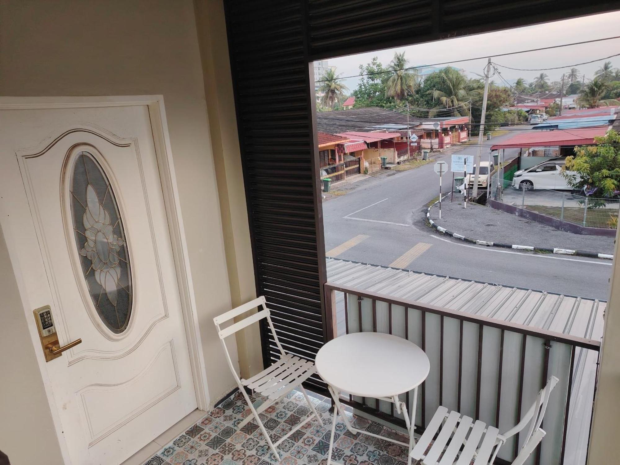 Topville Homestay Kangar Esterno foto